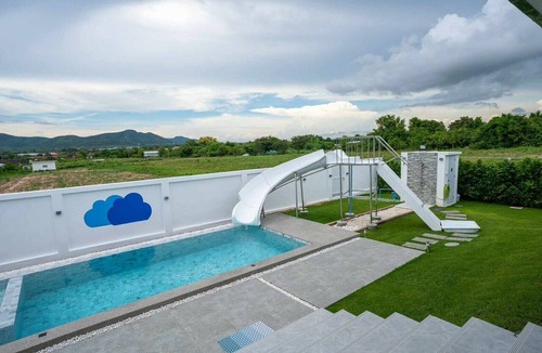 Sattahip Villa | Konmek Poolvilla