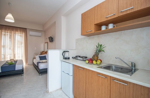 Amoudi Apartment | Kozanos Studio I for 2-3 guests