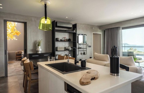Vizari Villa | Kumo Villa II - Luxe Coastal Escape with Sea Views