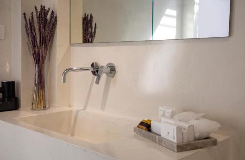 Aegina Town Apartment | Kyma Aegina Suites