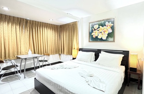 Patong Hotel | La Casa Residencies
