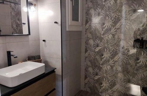 Ermoupoli Apartment | La Fleur