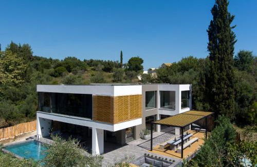 Corfu Town Villa | La Fortuna Villa - Award Winning Luxury Villa Close to Corfu Town