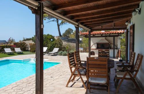 Loutraki-Agioi Theodoroi Villa | Lahtagas Estate - Private Pool & Sea View - Nature