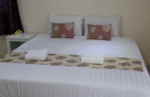 Chom Bueng Hotel | Lake Scene Resort
