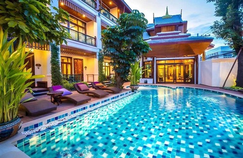 Old City House | Lanna Junior Escape | King Bed & Relaxing Spa Bath