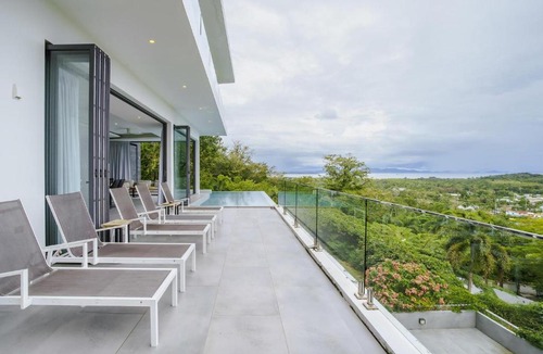 Pa Klok Villa | Lapista 6 Bedroom Luxury Vila