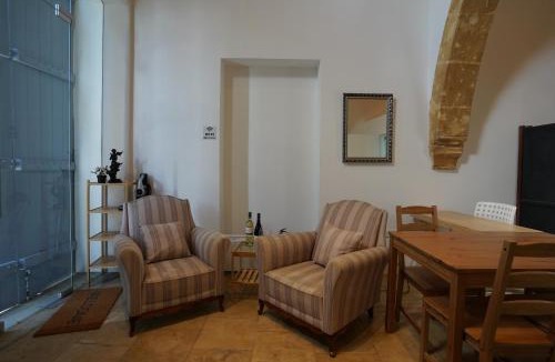 Nicosia Apartment | Large Kamara Studio