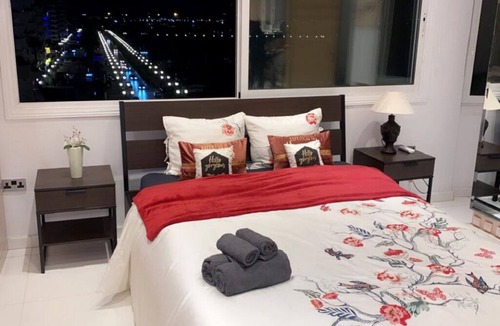 Larnaca City Centre Apartment | Larnaca Seaview Rooms - 3bdr Apt
