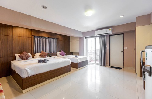 Bangkok Hotel | Latin Garden