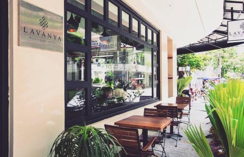 Daun Penh Hotel | Lavanya Boutique Hotel