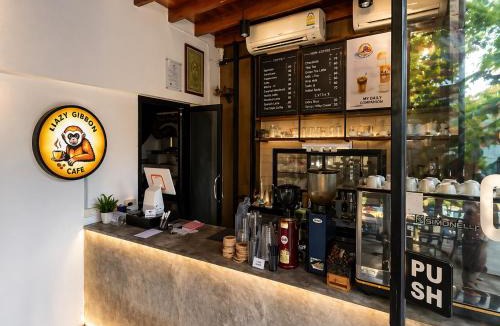 Wua Lai Hostel | Lazy Gibbon 2 Chiang Mai - Haiya