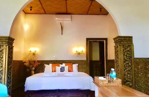Daun Penh Hotel | Le Grand Palais Hotel
