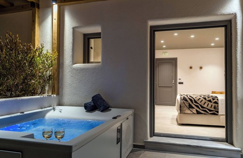Fira House | Lemon Suites Santorini