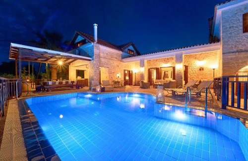 Akrotiri Villa | Lila's Luxury Villa