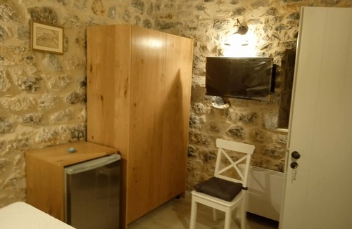 Omales Apartment | Live the fullest of the Mani experience in this historic tower studio