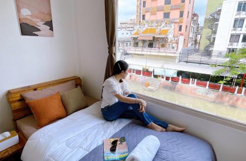 Talat Yot Apartment | Lively and cozy canal house ,Entire house