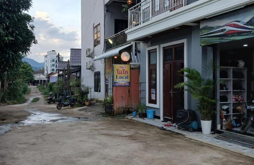 Vang Vieng House | Local Guesthouse