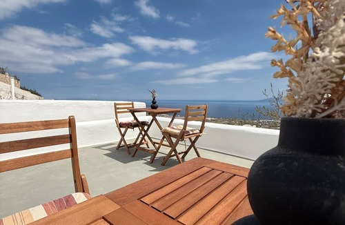 Pyrgos Condo | LOFT KAVES POOL AND BAR SUITES-ΣΠΗΛΑΙΩΔΗΣ ΠΑΡΑΔΟΣΙΑΚΗ ΚΑΤΟΙΚΙΑΣ ΜΕ ΘΕΑ ΤΟ ΑΙΓΑΙΟ