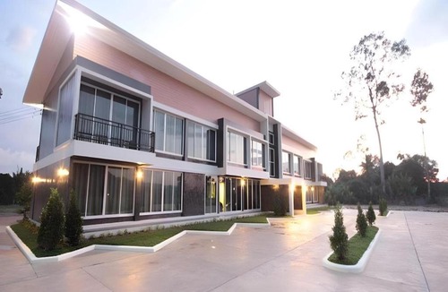 Nakhon Nayok Resort | Loft Village