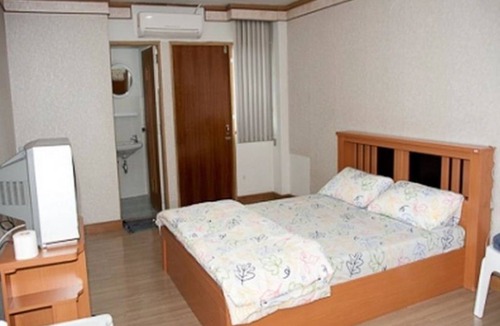 Pak Kret Hotel | Lotus Condo Downtown