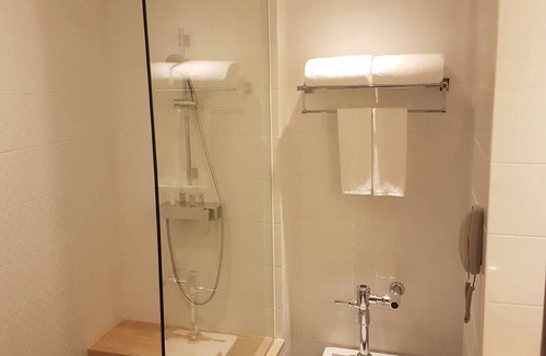 Talat Bang Khen Hotel | Louis' Tavern Hotel Don Muang