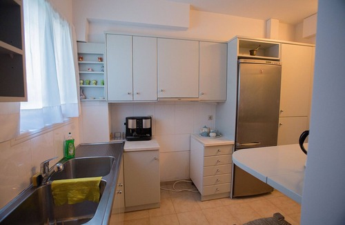 Loutraki Apartment | Loutraki home near the beach and the city centre