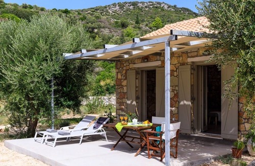 Ithaki Villa | Loutsa Waterside - One Bedroom Villa, Sleeps 2