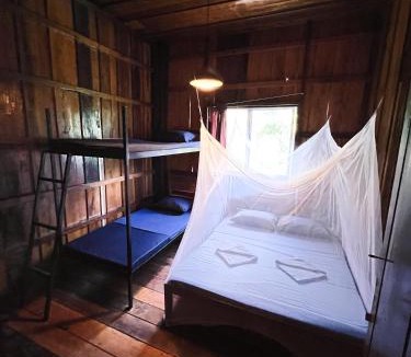 Koh Rong Sanloem Hostel | Lovesick Hostel & Bar Mpai Bay