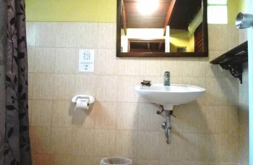 Bang Pa-in Hotel | Luang Chumni Village