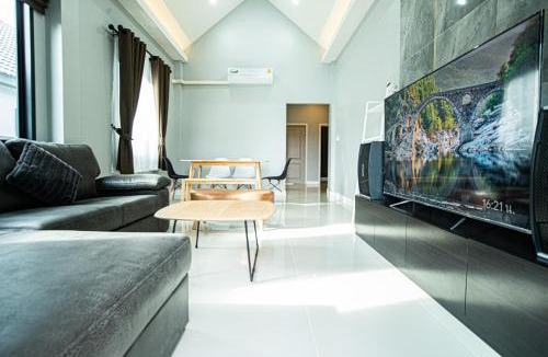 Sattahip Villa | Lunar pool villa sattahip