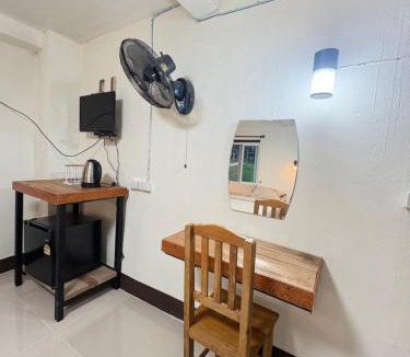 Mok Cham Pae House | Lung Soi Nguen Homstay Pang Oung