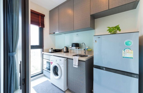 Sukhumvit Condo | Luxurious 35 Sqm Condo with Stunning Bangkok Views