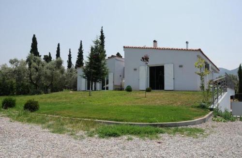 Chalcis Villa | Luxurious 6 bedroom villa In a great location