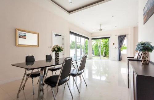Huai Yai Villa | Luxury 3 bed pool villa