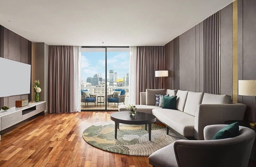 Nana Apartment | LUXURY 3 BEDROOM PENTHOUSE WITH BALCONY- ROOFTOP ACCESS WITH CITY VIEWS