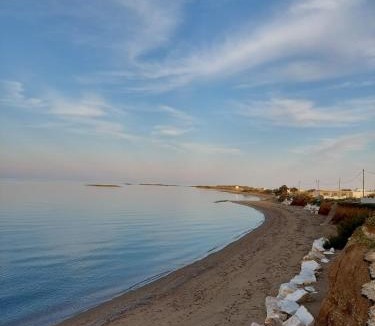 Skiros Villa | Luxury 3BR Sunrise Villa , Seaside Gyrismata