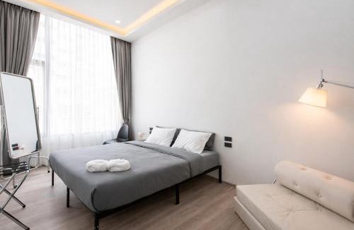 Khlong Toei Nuea Villa | Luxury 4BR Game Room Near BTS Asok Nana