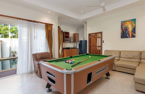 Jomtien Villa | Luxury 4BR Pool Villa Pratamnak Soi5 - 50m to Beach