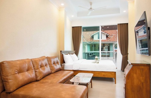 Pratumnak Hill Villa | Luxury 4BR Resort Pool Villa in Pratamnak Residence