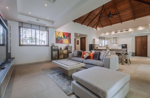 Cherngtalay Villa | Luxury 4BR Villa with Private Pool & Jacuzzi