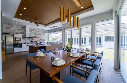 Hua Hin Villa | Luxury 7 Bedroom Pool Villa (WL67)