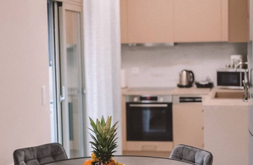 Kaisariani Apartment | Luxury Apartment and wirlpool over athen/Kesariani