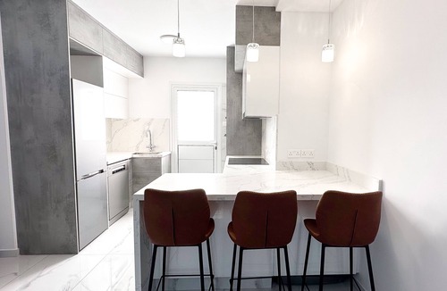 Moutallos Apartment | Luxury Apartment with Spacious Garden - NEWLY REFURBISHED