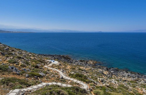 Stavros Villa | Luxury beachfront villa★Heated pool★Direct access to the ocean★Breathtaking ocean view