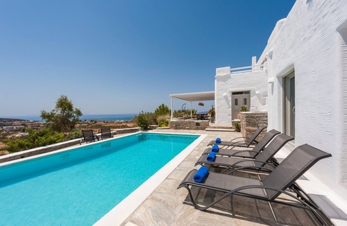 Paros House | Luxury Complex Ninemia Villas Country House with Sea View, Wi-Fi and Air Conditioning