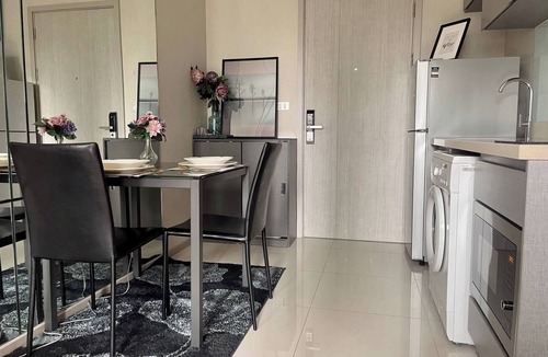 Sukhumvit Condo | Luxury Condo in Khlong Toei City Views & Skytrain Access