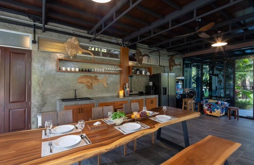 Nam Phrae House | Luxury Family Pool Villa (DaisyLand Villa) Chiang Mai