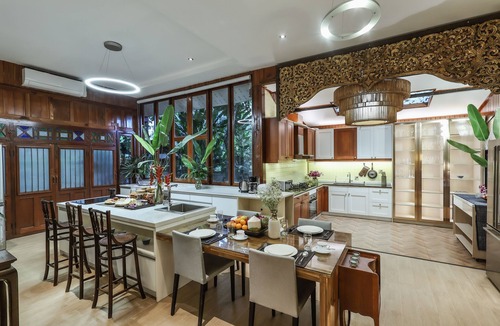 Saraphi Villa | Luxury Hannah Villas - A Touch of Thai Luxury.