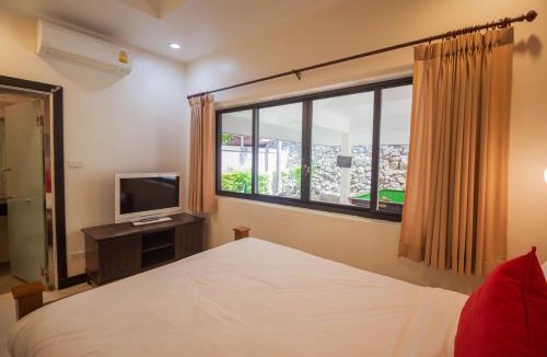 Jomtien Villa | Luxury Pool Villa 4 BR 900M beach 1.5 KM downtown